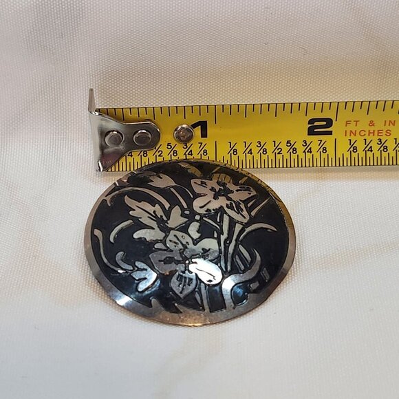 VTG Earrings 1980s Black Enamel Silver Hibiscus Flower Etched Metal Disc Post - Picture 4 of 4